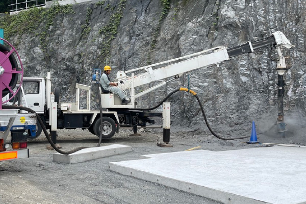 パーカッション掘削